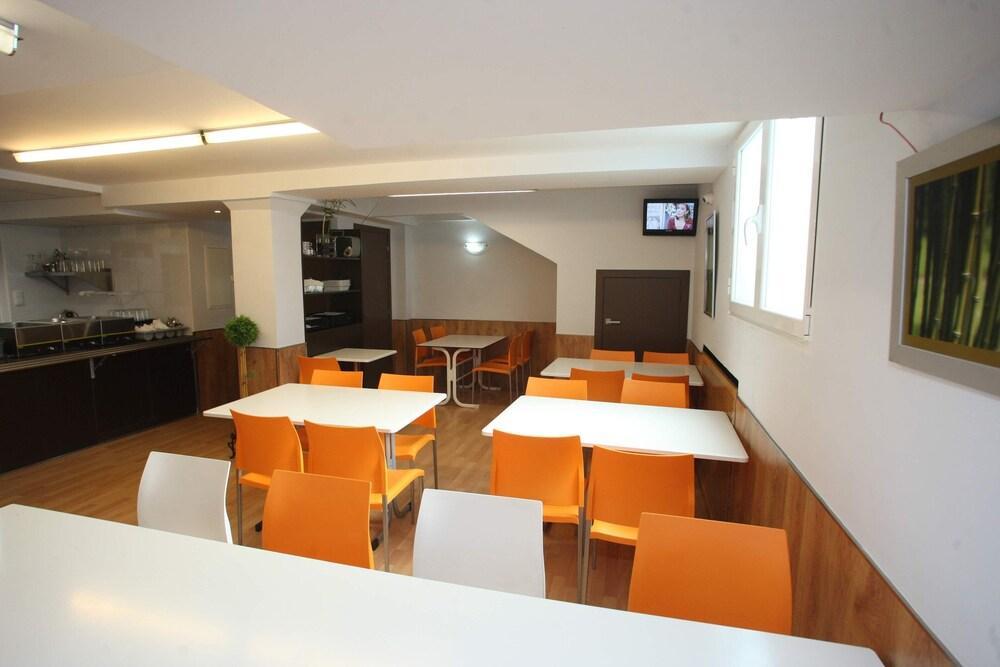 Hostal Vitorina Soria Luaran gambar