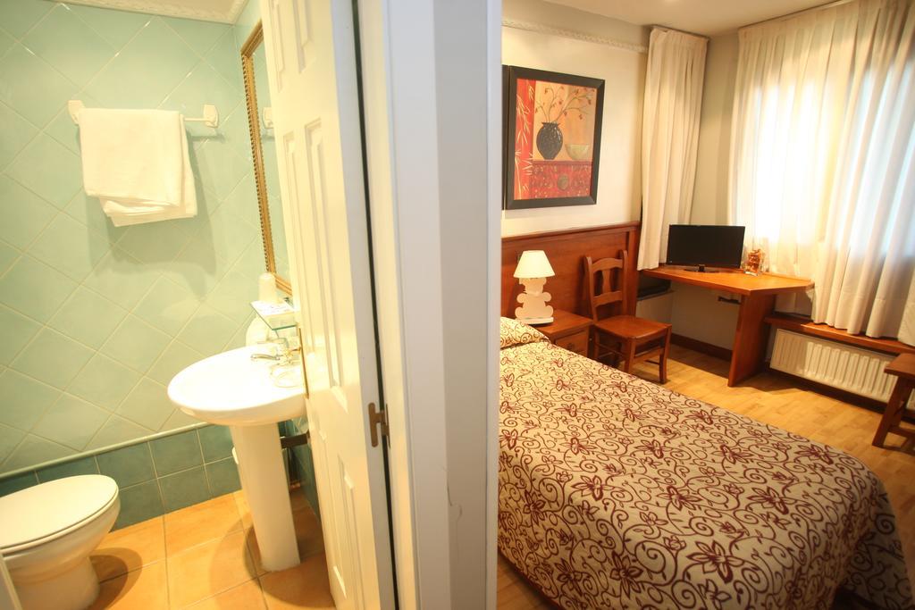 Hostal Vitorina Soria Luaran gambar