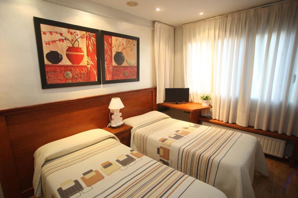 Hostal Vitorina Soria Bilik gambar