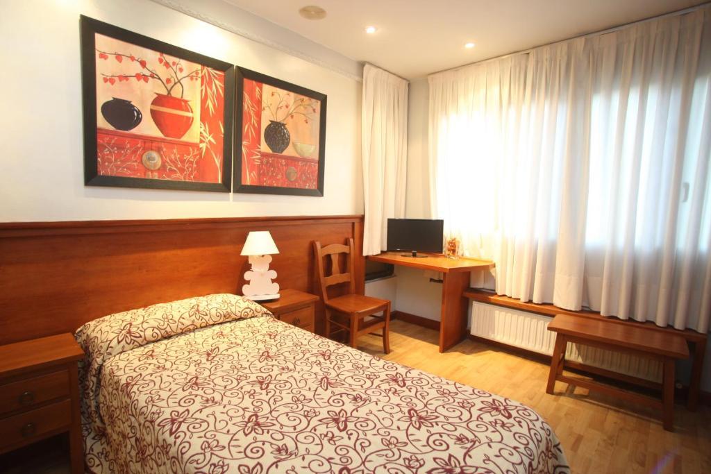 Hostal Vitorina Soria Bilik gambar
