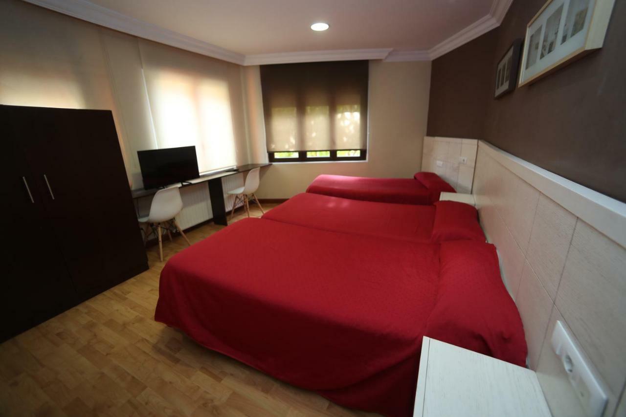 Hostal Vitorina Soria Luaran gambar