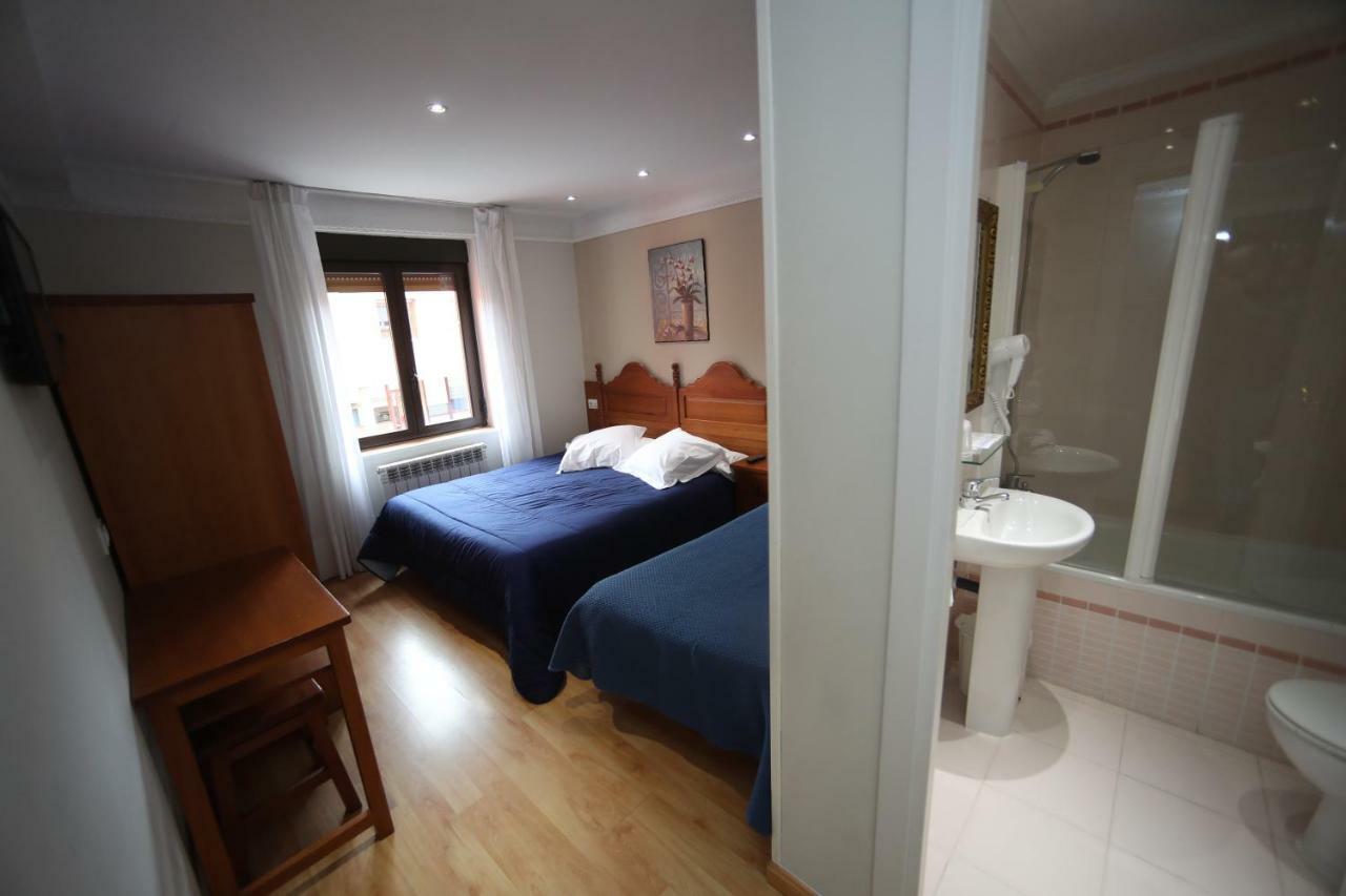 Hostal Vitorina Soria Luaran gambar