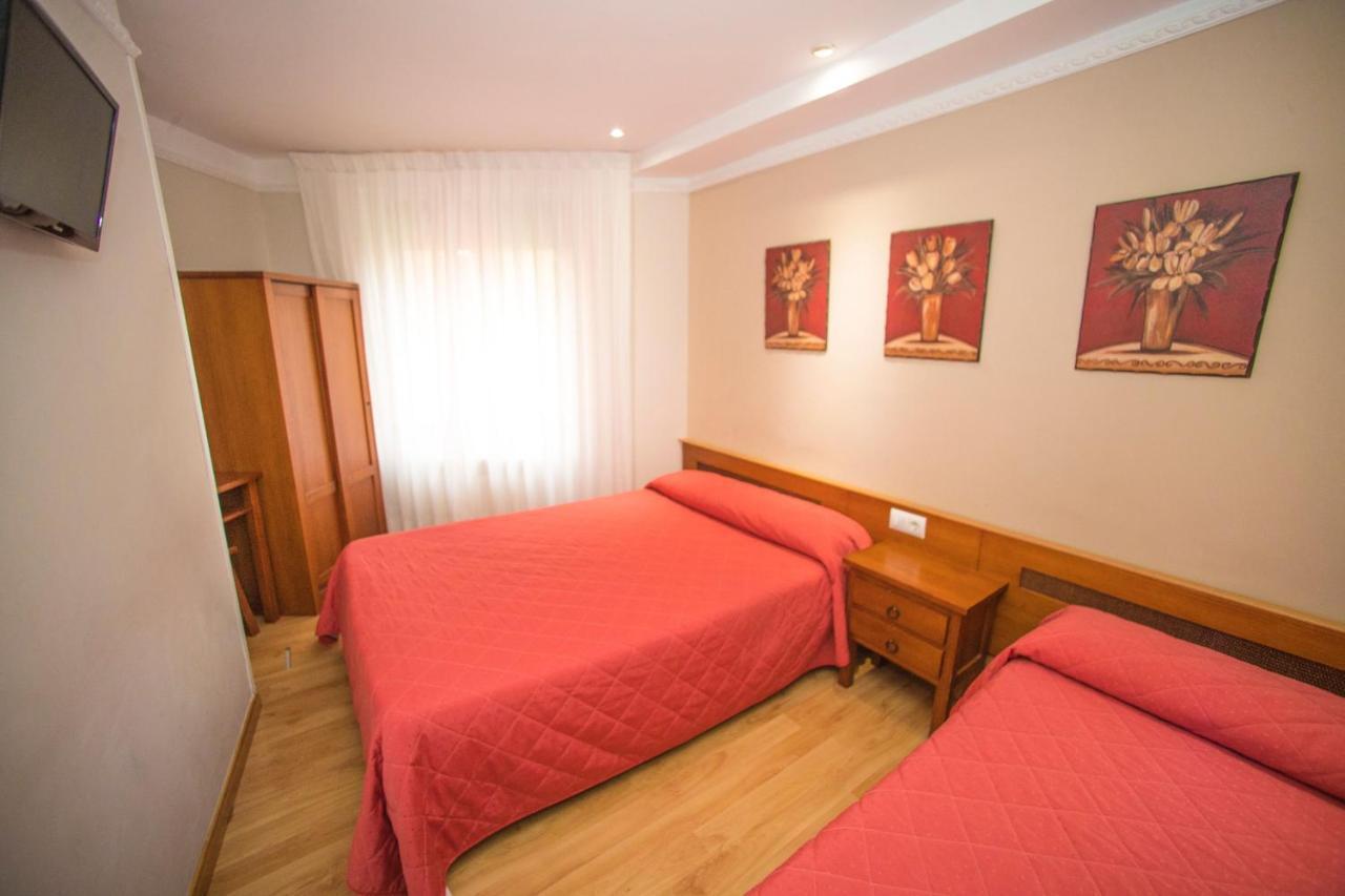 Hostal Vitorina Soria Luaran gambar