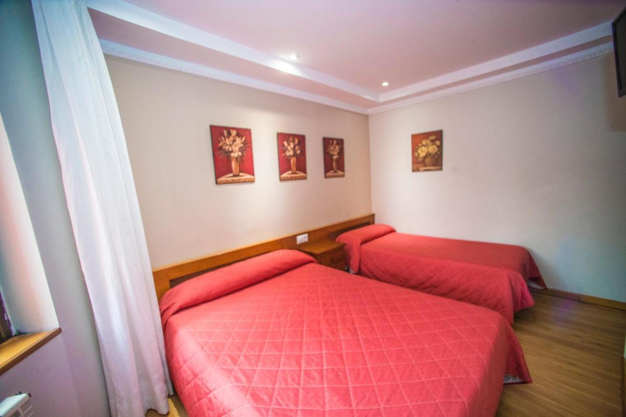 Hostal Vitorina Soria Luaran gambar